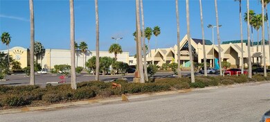 10 MINUTES TO PORT CHARLOTTE TOWN CENTER MALL