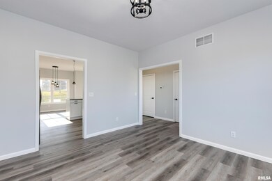 1207 W 63rd St, Davenport, IA 52806 - photo 5