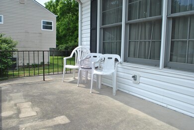 1067 Lockwood Rd, Columbus, OH 43227 - photo 3