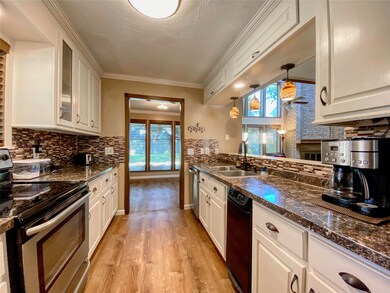 1813 Eagles Cove, Friendswood, TX 77546 - photo 7