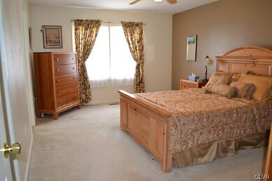 6629 Mine Dr, Macungie, PA 18062 - photo 5