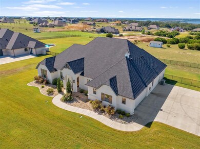 301 Kenyon Ct, Granbury, TX 76049 - photo 2