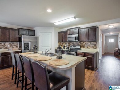 2042 Kerry Cir, Calera, AL 35040 - photo 4