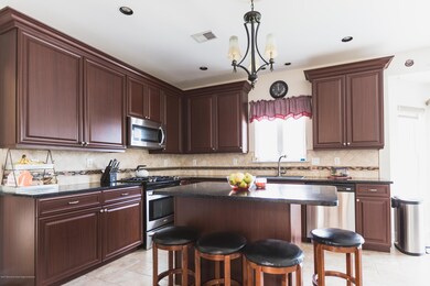 21_SummerHill_Kitchen-2