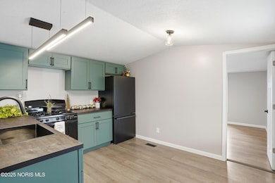 8256 Silverwood Dr, Findlay, OH 45840 - photo 4