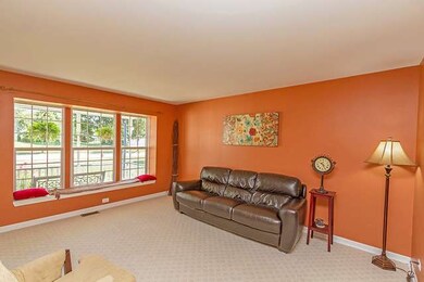 1951 Cumberland Pkwy, Algonquin, IL 60102 - photo 3