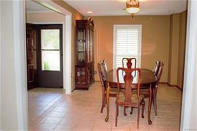 Large Formal Dining Room, Excellent for Entertaini
