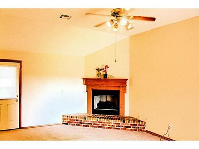 621 Woodbriar, Noble, OK 73068 - photo 3