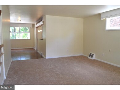 1117 Crestview Rd, Darby, PA 19023 - photo 4