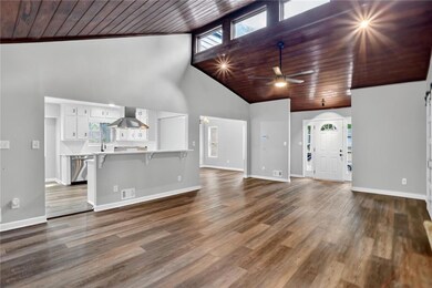 783 Lost Creek Cir, Stone Mountain, GA 30088 - photo 6