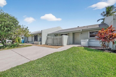 20 Camden Ln, Boynton Beach, FL 33426 - photo 2