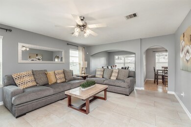 6923 Hampden Point Ct, Houston, TX 77040 - photo 5