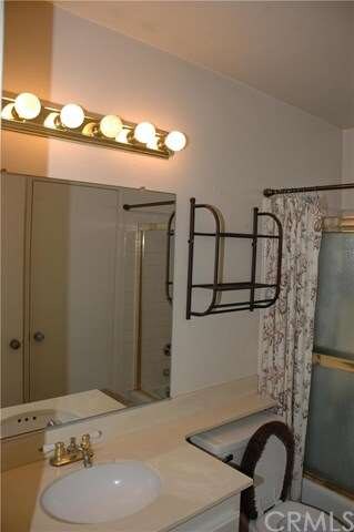 Bathroom #2 between bedroom #2 and #3 upstairs.