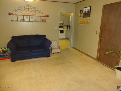 Family Room (2)