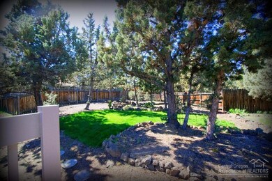1804 NE Yellowstone Ln, Bend, OR 97701 - photo 3