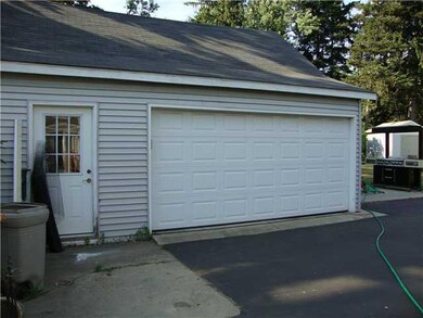 Parking Lot/Garage