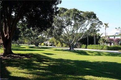 664 Broad Ave S unit J664, Naples, FL 34102 - photo 5