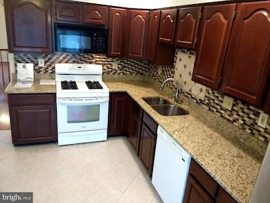 6309 Tisbury Dr, Burke, VA 22015 - photo 4