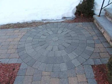 31 Duncan Dr, Billerica, MA 01821 - photo 2