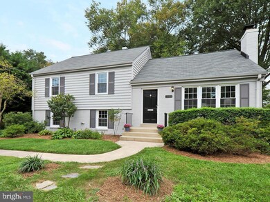 8510 Doyle Dr, Alexandria, VA 22308 - photo 2