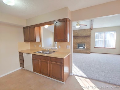 4704 S Maple Ave, Broken Arrow, OK 74011 - photo 6