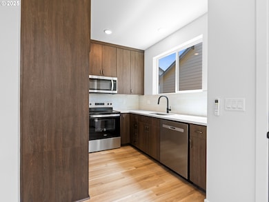 6902 SE 77th Ave unit B, Portland, OR 97206 - photo 3