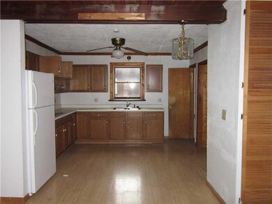 Kitchen. Eat In Kitchen