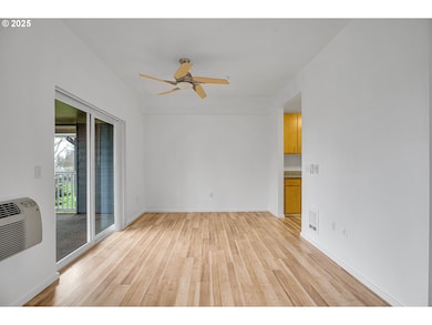 10800 SE 17th Cir unit H101, Vancouver, WA 98664 - photo 4