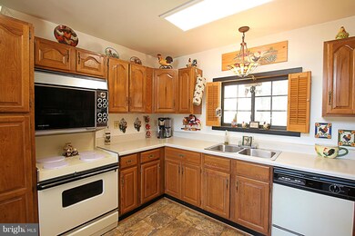 1498 N Lakeshore Dr, Louisa, VA 23093 - photo 7