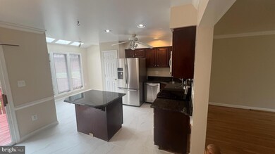 20320 Cedarhurst Way, Germantown, MD 20876 - photo 6