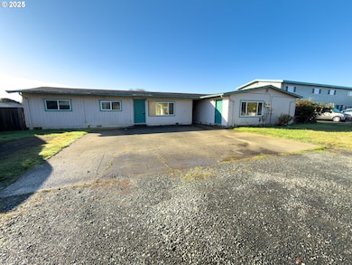 835 SW 11th, Bandon, OR 97411 - photo 5