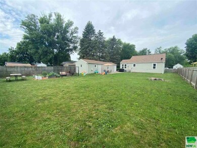 711 6th St, Onawa, IA 51040 - photo 5