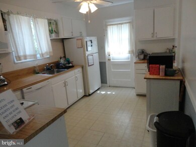 53 E Taylor Run Pkwy, Alexandria, VA 22314 - photo 6