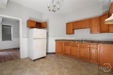 603 W 40th St, Savannah, GA 31415 - photo 5