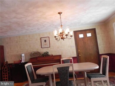 6845 Linden Cir, Macungie, PA 18062 - photo 4