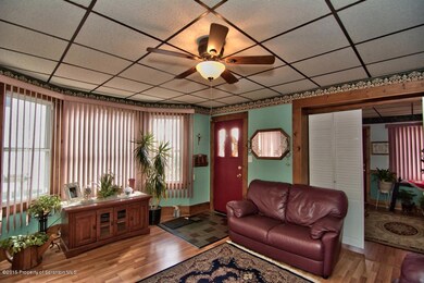 520 W Taylor St, Taylor, PA 18517 - photo 6