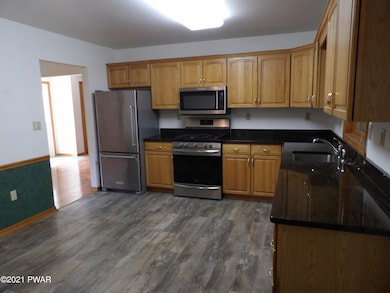 107 W Sarah St, Milford, PA 18337 - photo 2