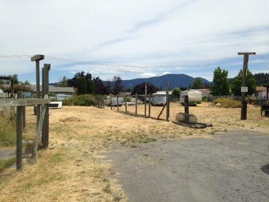 2149 Redwood Ave, Grants Pass, OR 97527 - photo 6