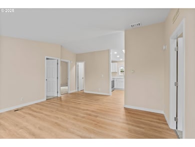 1202 N Park Ave, Eugene, OR 97404 - photo 7