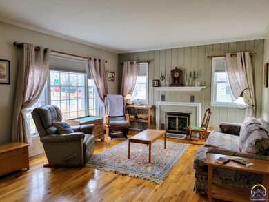 800 SW Grand Ct, Topeka, KS 66606 - photo 2