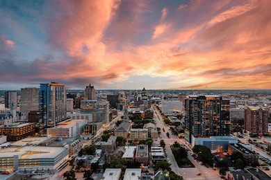 Kilbourn Tower unit 3000, Milwaukee, WI 53202 - photo 3