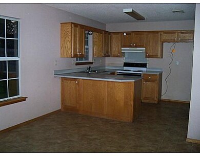 308 E Lilac St, Rogers, AR 72756 - photo 7