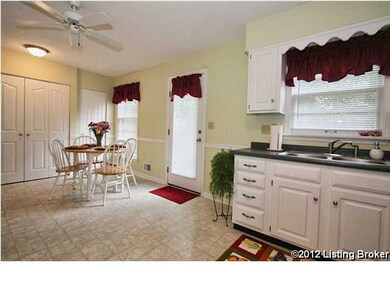 6513 Daverman Ct, Louisville, KY 40228 - photo 6