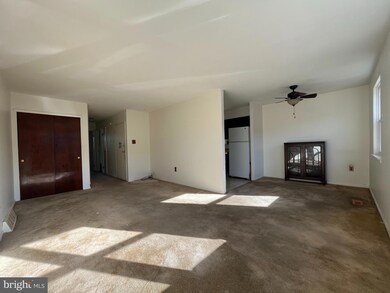 4263 Lyman Dr, Philadelphia, PA 19114 - photo 3