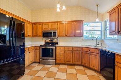 Enjoy cooking and entertaining in the newly update