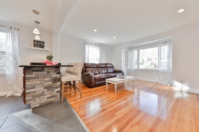 17 Greer St, Waltham, MA 02452 - photo 5