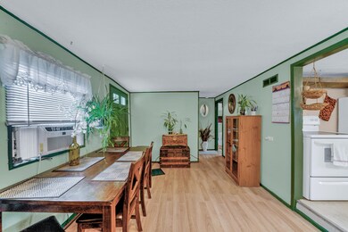 E2C2EC80-33DF-40B2-BBB1-3D9708F365CE