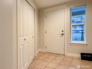 2334 Thorndyke Ave W unit 202, Seattle, WA 98199 - photo 7