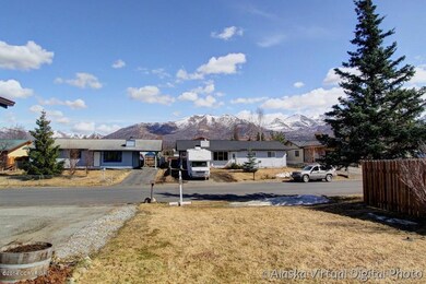 GORGEOUS MOUNTAIN VIEWS!