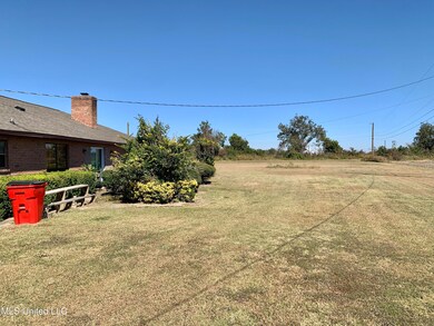 416 Washington Cir, Rolling Fork, MS 39159 - photo 5